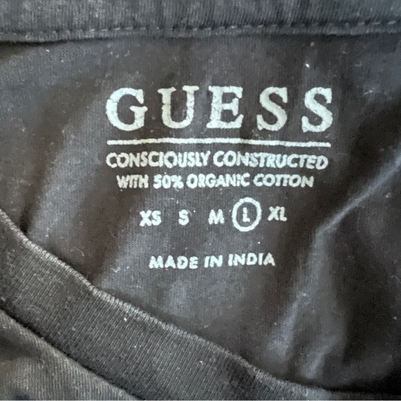 Guess Black Short Sleeve Tee with Logo and Red Roses Graphic Size Large EUC - Picture 5 of 5